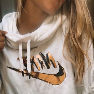 Women’s Nike cowl sweatshirt.